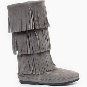 Minnetonka 3-Layer Soft Suede Fringe Boot Grey Size 6